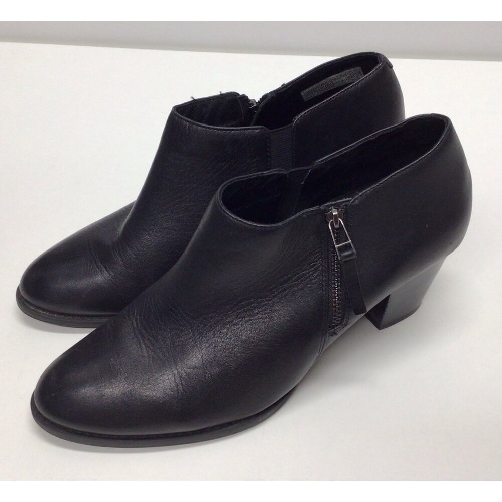 Vionic Black Leather Ankle Booties with Side Zipper